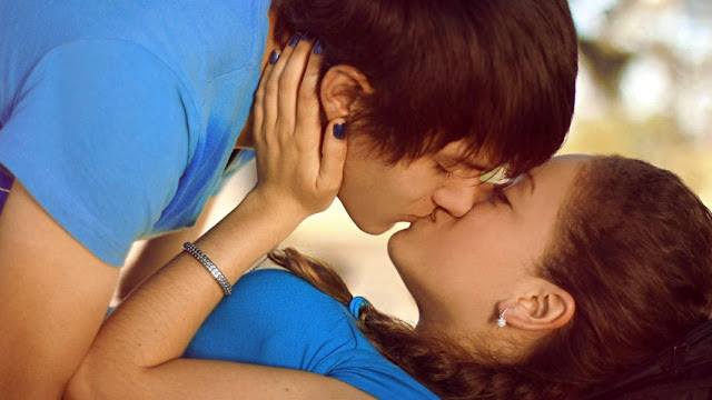 Best romantic kissing image picture photos wallpaper download