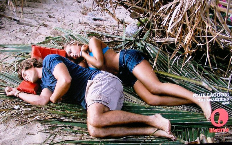 Les Naufragés Du Lagon Bleu Emma Et Dean Tom's OSU: Blue Lagoon 2012 movie version on Lifetime