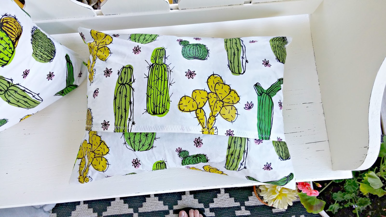 Repurposed Vinyl Tablecloth Pillows Little Vintage Cottage