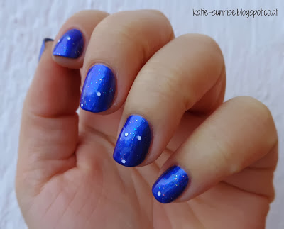 http://katie-sunrise.blogspot.co.at/2013/11/topper-time-blue-my-mind-let-it-snow.html