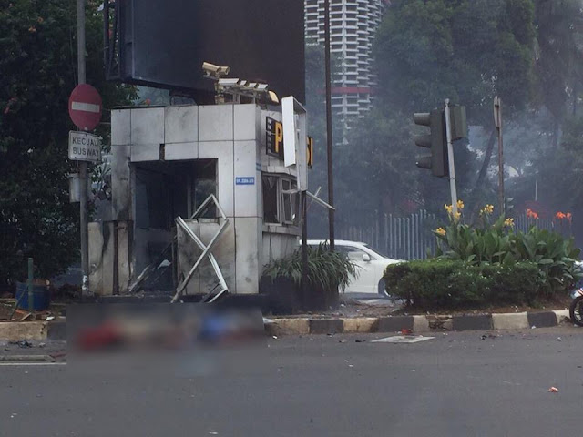 Foto_Ledakan_Bom_dipos_polisi_Sarinah_Jakarta_Kamis_14_Januari_2016