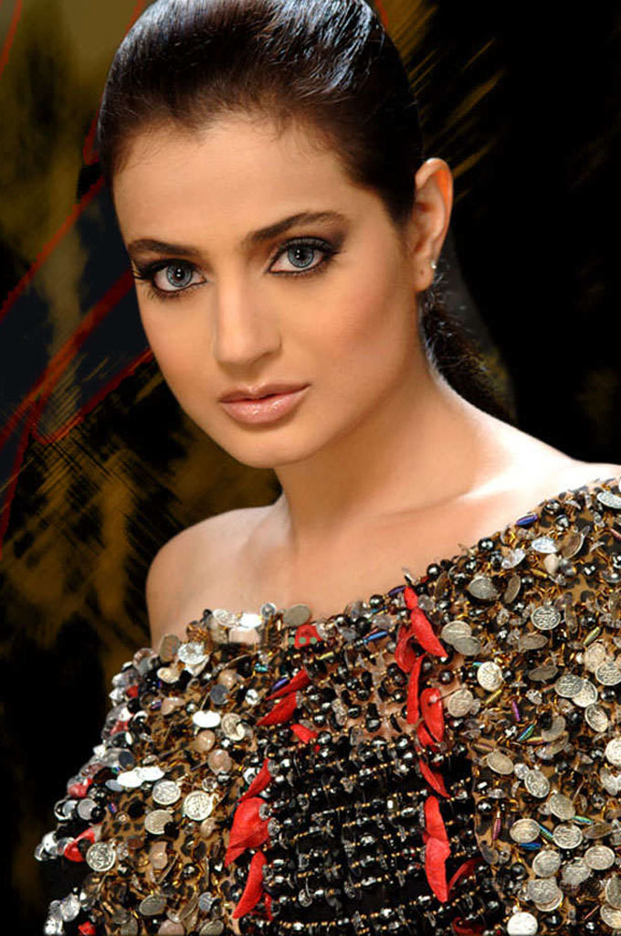 амиша патель. амиша патель сейчас. амиша патель 2022. амиша патель биография. индийская актриса амиша патель.