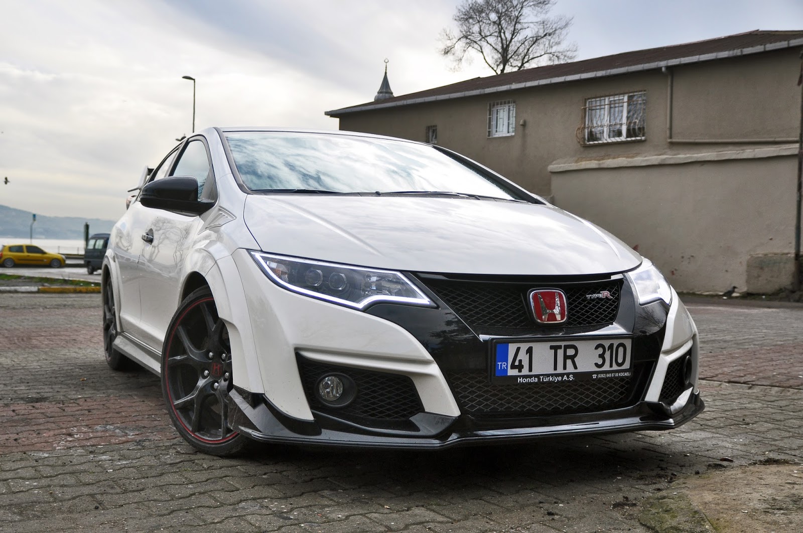 Burak Sırtmaç Photoshoot's: Honda Civic Type-R