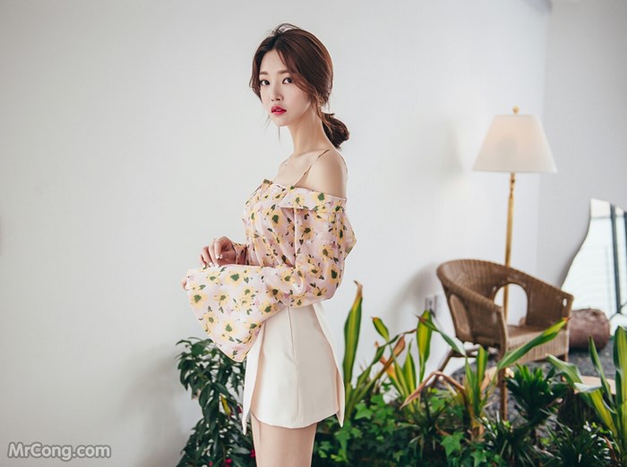Beautiful Park Jung Yoon in the April 2017 fashion photo album (629 photos) photo 9-14