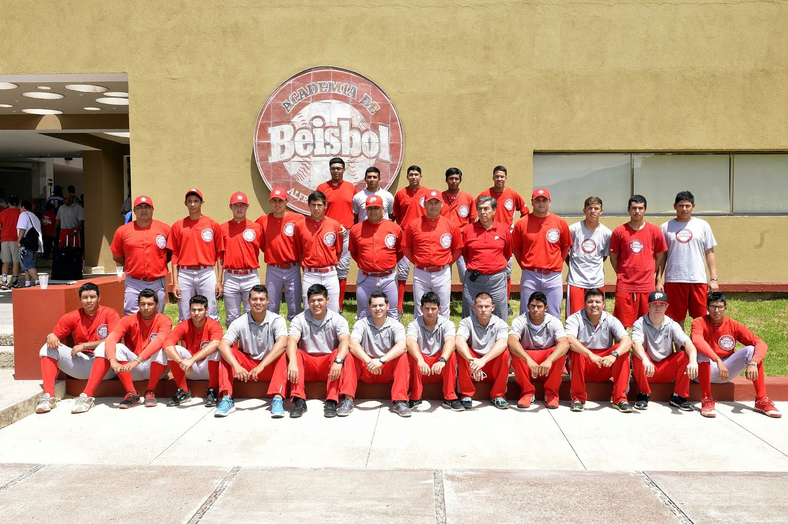 BEISBOL CAMPECHANO * DIABLOS ROJOS VISITA LA ACADEMIA ALFREDO HARP HELÚ EN OAXACA‏