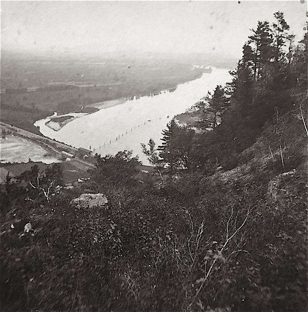 LEONARD J. LOS HOLYOKE HISTORY The Eyrie House 18611901