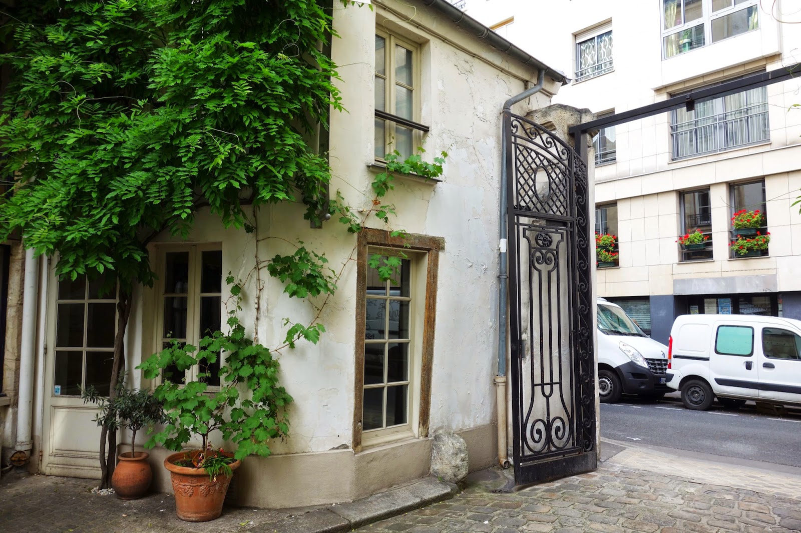 12 Place De La Bastille Cour Damoye 75011 Paris Paris : Cour Damoye, l'esprit du Faubourg Saint-Antoine - XIème | Paris