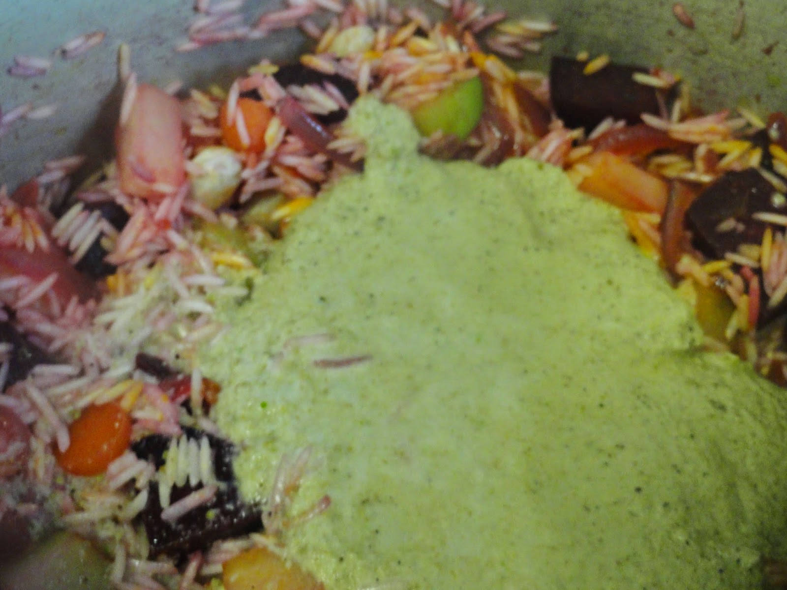 Vegetable pulov/Easy Onepot Meal using pressure cooker/Lunchbox ideas