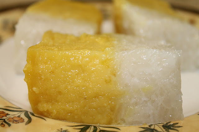 Kuih Seri Muka Durian