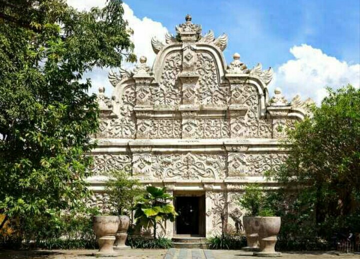 Harga Tiket Masuk Taman Sari Jogja, Lokasi & Petunjuk Arah ...