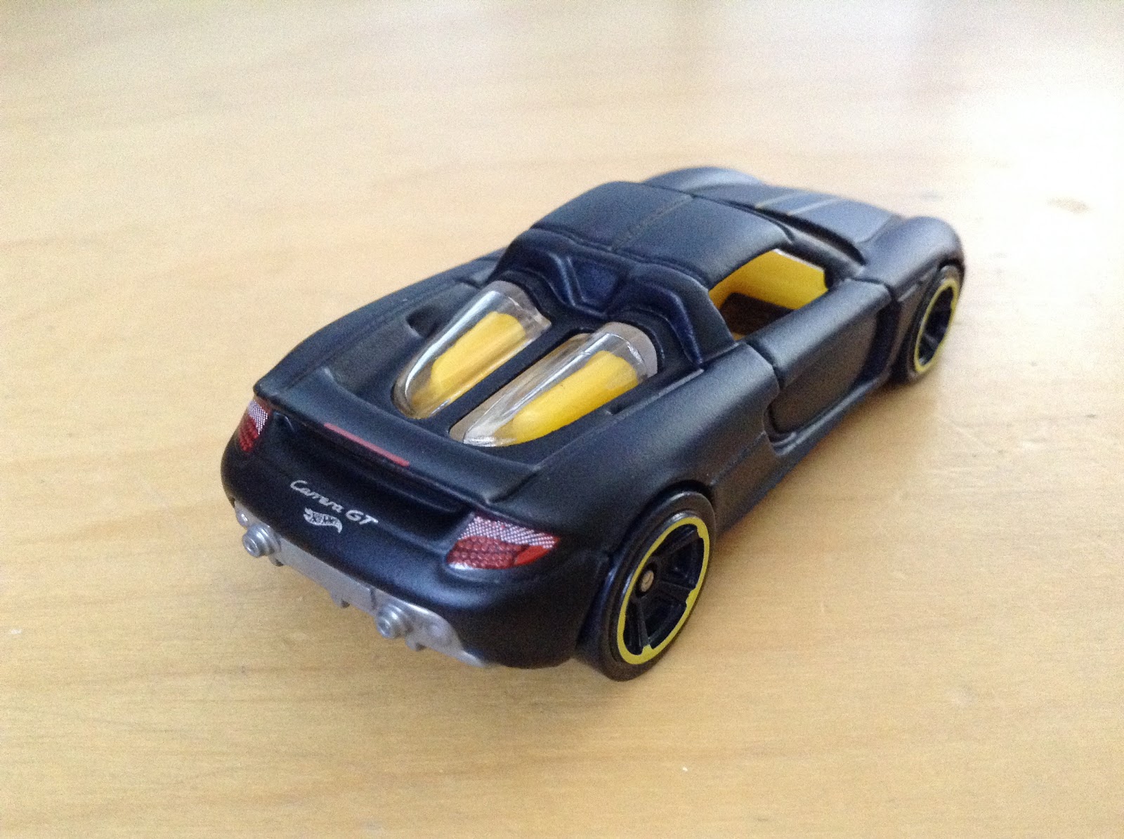 JULIAN'S HOT WHEELS BLOG: Porsche Carrera GT (2016 HW Exotics)