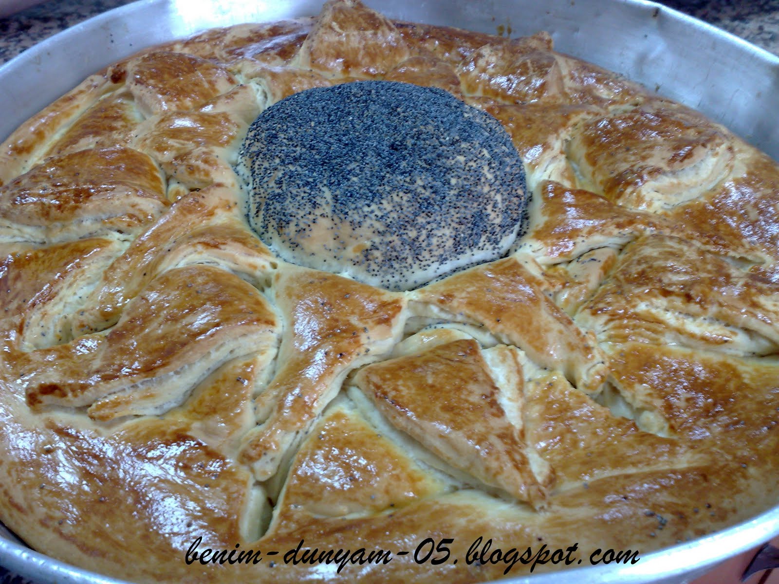 BENİM DÜNYAM ÇİÇEK BÖREK