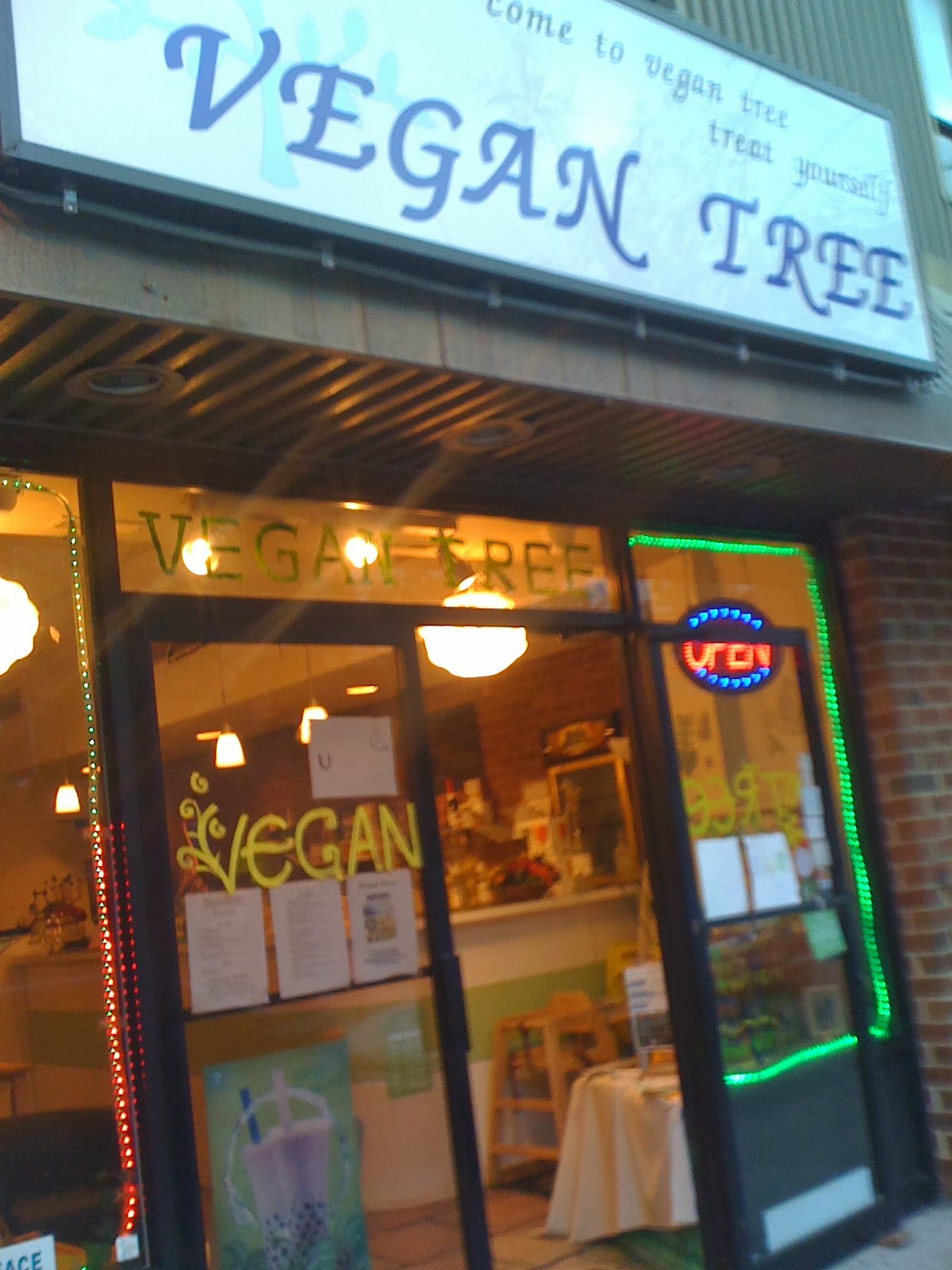 AfroVeganChick Vegan Mofo Day 27 Eating Out At The Vegan Tree