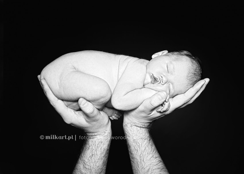 sesja zdjęciowa noworodków, fotograf dziecięcy, fotografia rodzinna, sesje fotograficzne niemowląt, studio milkart