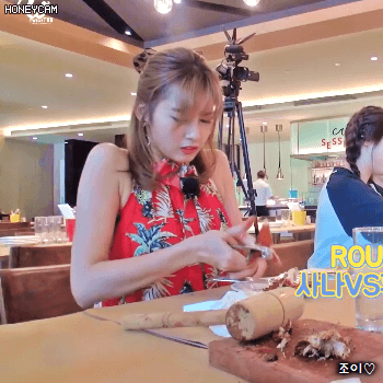 트와이스 TV 9화 크랩발라먹기 비전문가 사나.gif | 인스티즈