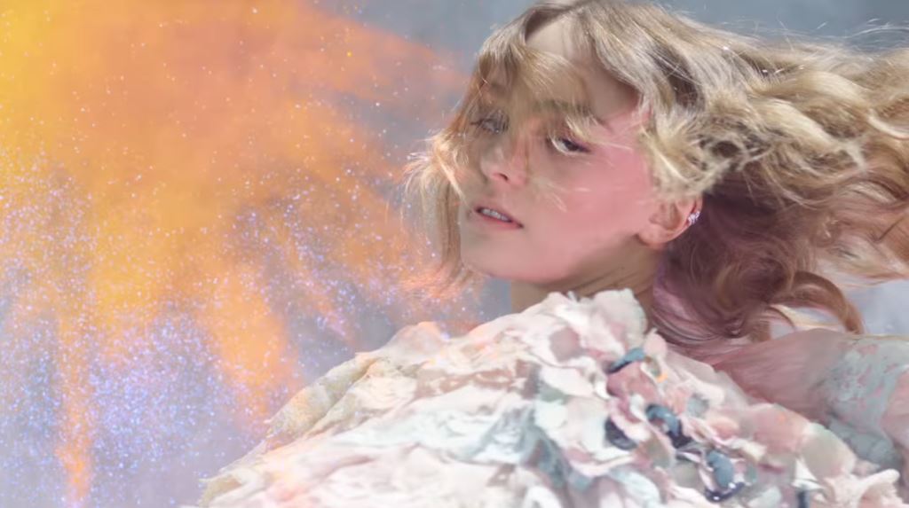 Modella CHANEL pubblicità N°5 profumo femminile: si chiama Lily-Rose Depp la testimonial del 2016
