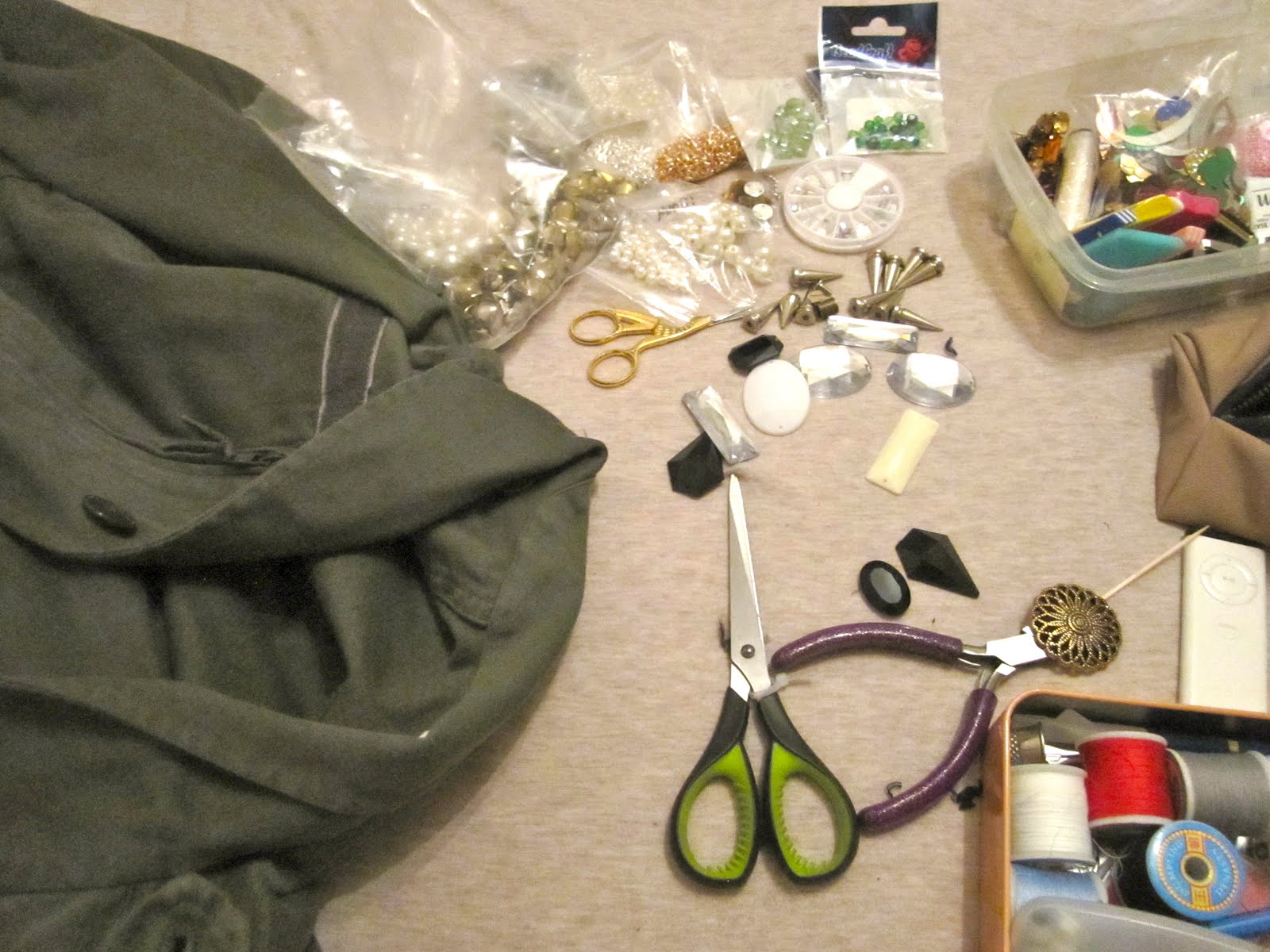 Mai Inspiration DIY Shoulder pads