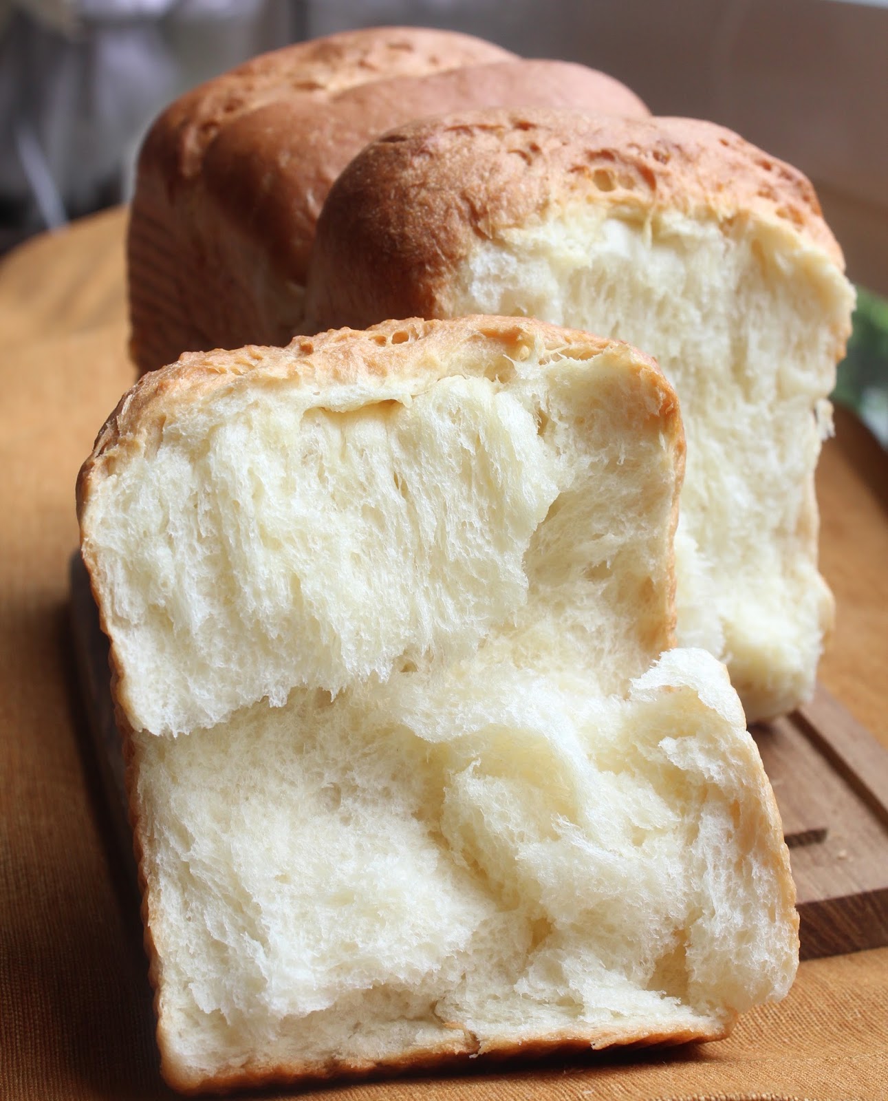 Хлеб молочный рецепт. Молочный хлеб. Японский молочный хлеб. Воздушный молочный хлеб. Хлопковый хлеб.