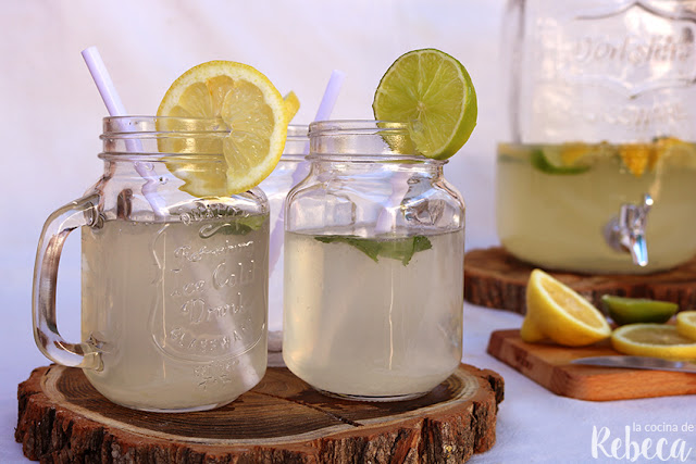 Limonada (o agua de limón)