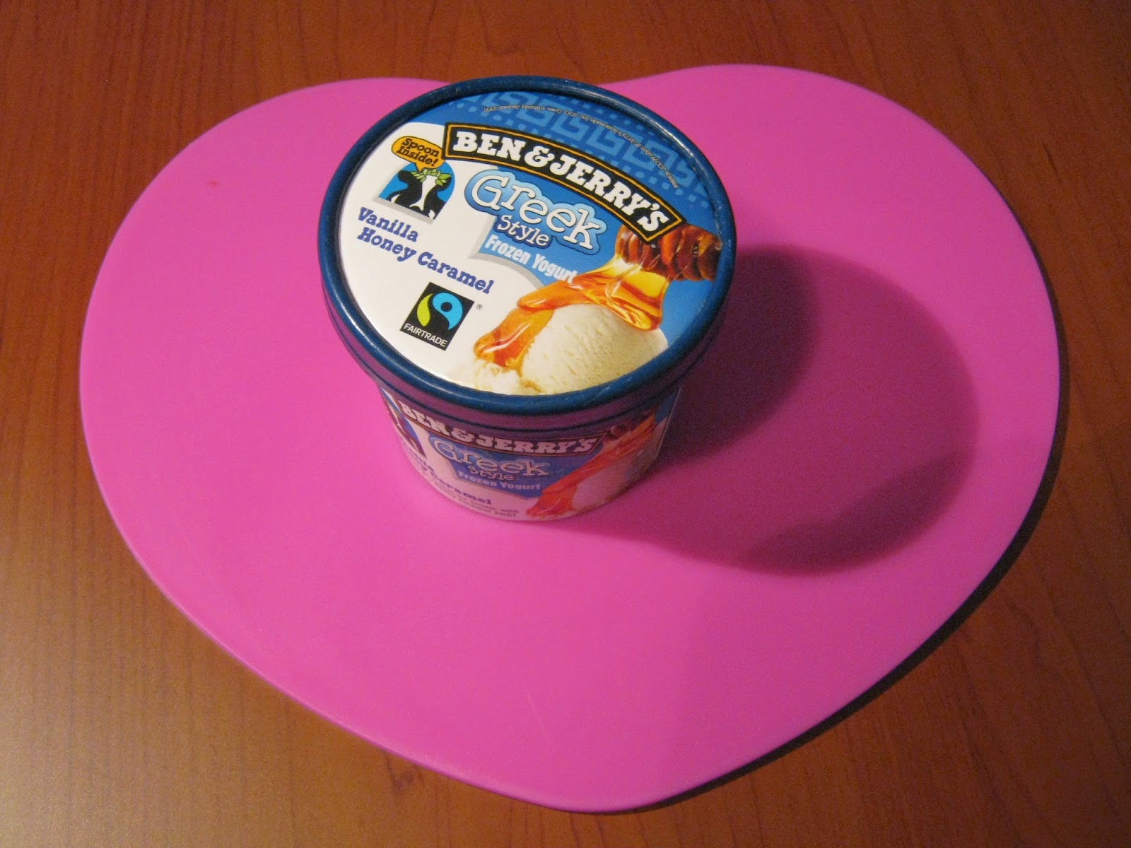 Jäätelön viemää: Ben & Jerry's Greek Style Frozen Yogurt Vanilla Honey  Caramel