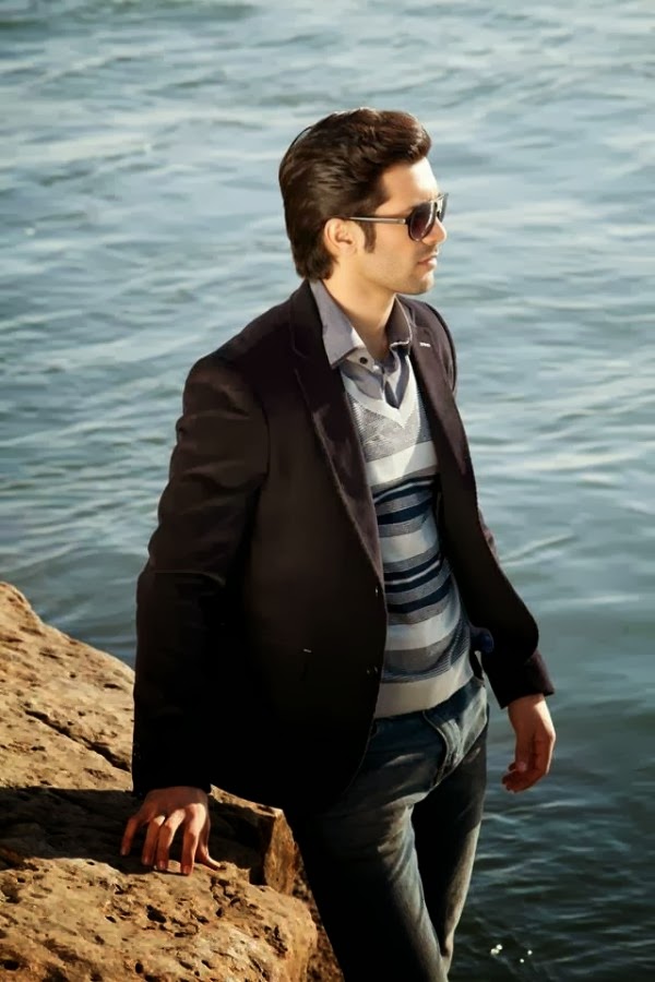 Latest formal dress for men Latest Mens Fashion Suits Party Wear Formal Dresses Collection For a highly formal event like a wedding in a setting, you’re supposed to wear a dark suit in a basic color. A black tie dress code is the most worn to formal weddings, so if you wear this you always save.