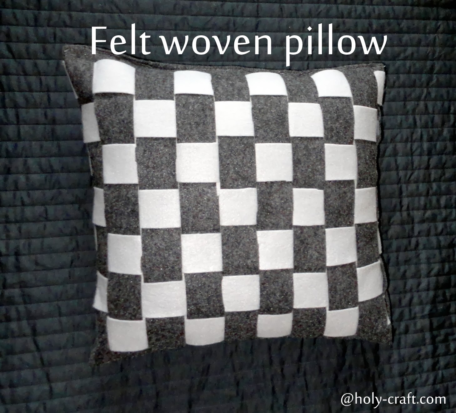 Felt woven pillow tutorial