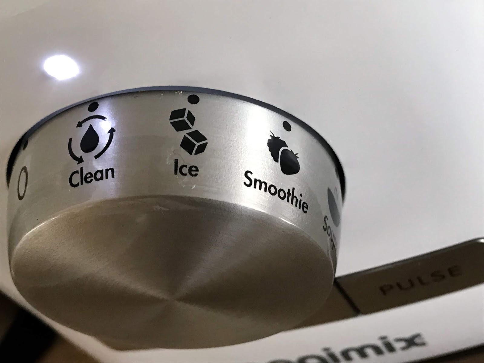 Family FECS Magimix Power Blender (Le Blender 11626SK) vs Vitamix