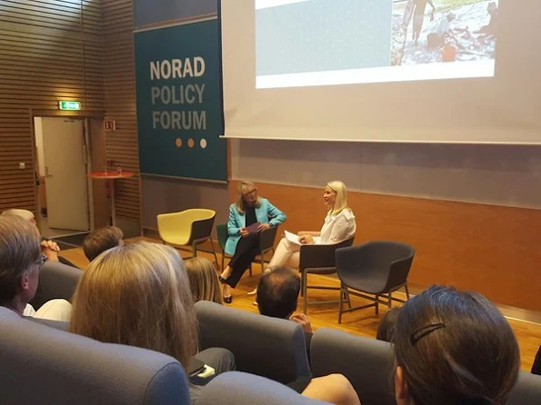Crown Princess Mette-Marit attended the Norad Policy Forum, which was titled “last billions” of people living in poverty at Norad's new premises in Oslo. Princess wore Valantino dress style, fashion new dress