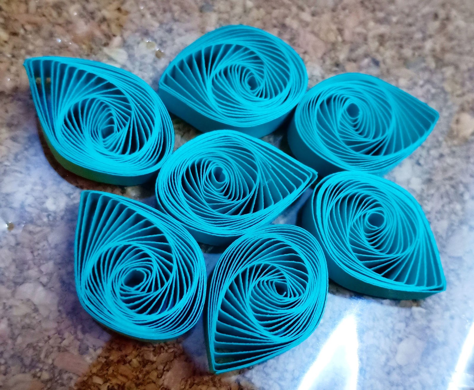 AZLINA ABDUL How to make a Teardrop Swirl Quilling flower tutorial
