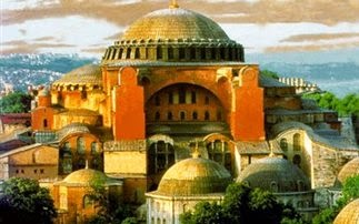Χουριέτ: Ντροπή σε όσους θέλουν να κάνουν τζαμί την Αγία Σοφία