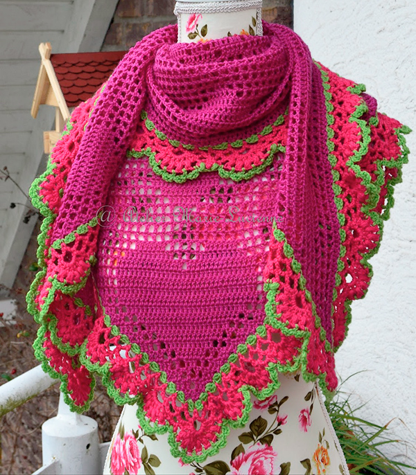 Folkloristic Valentine's Shawl by Atelier Marie-Lucienne Folkloristic Valentine's Shawl by Atelier Marie-Lucienne
