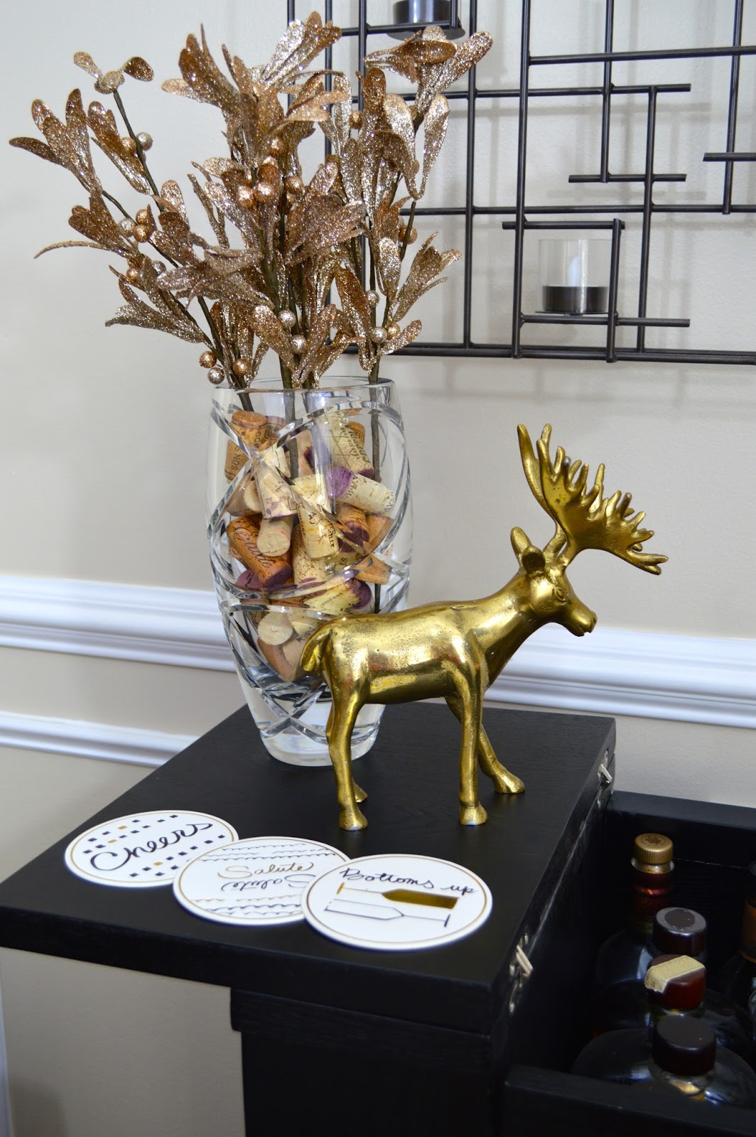A Blonde's Moment Holiday Bar Decorations & A Festive Cocktail