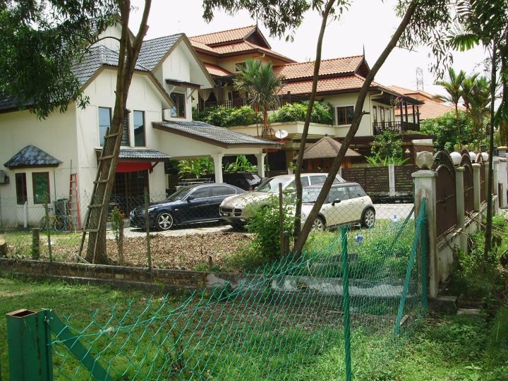 Lee`s Property Sharing