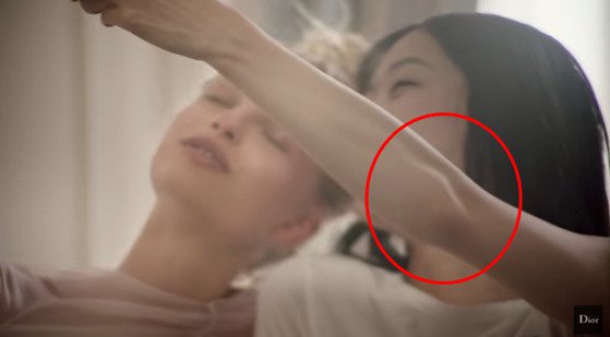 Model Choi Sora raises alarms with super thin arm in 'Dior' ad