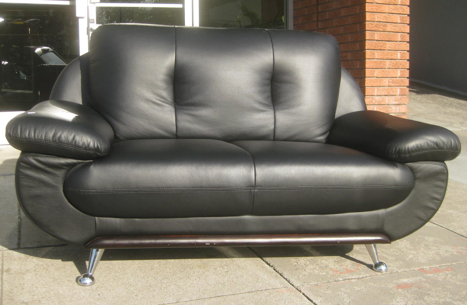 UHURU FURNITURE & COLLECTIBLES April 2013