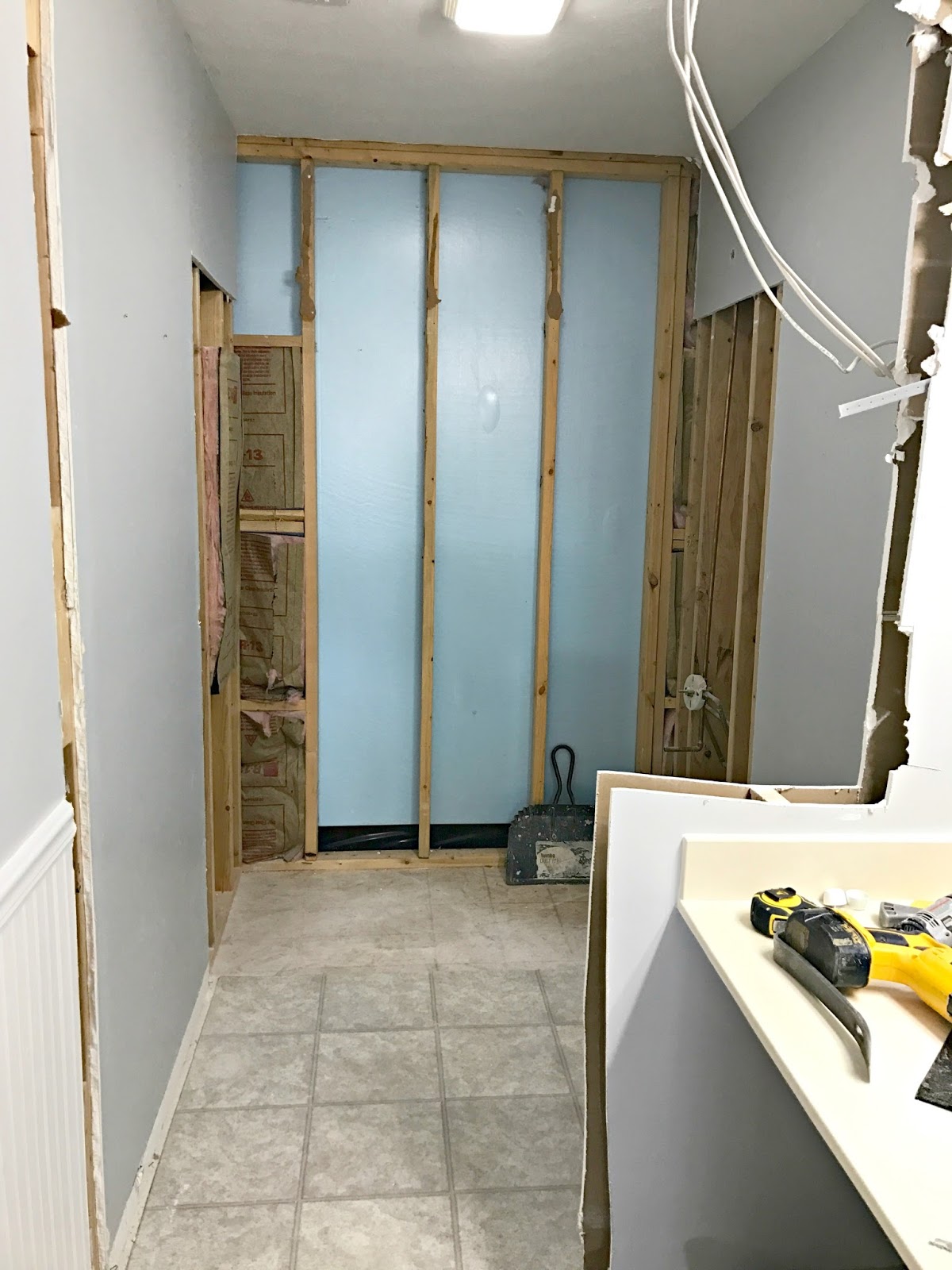 Big bathroom renovation progress! Thrifty Decor Chick Thrifty DIY