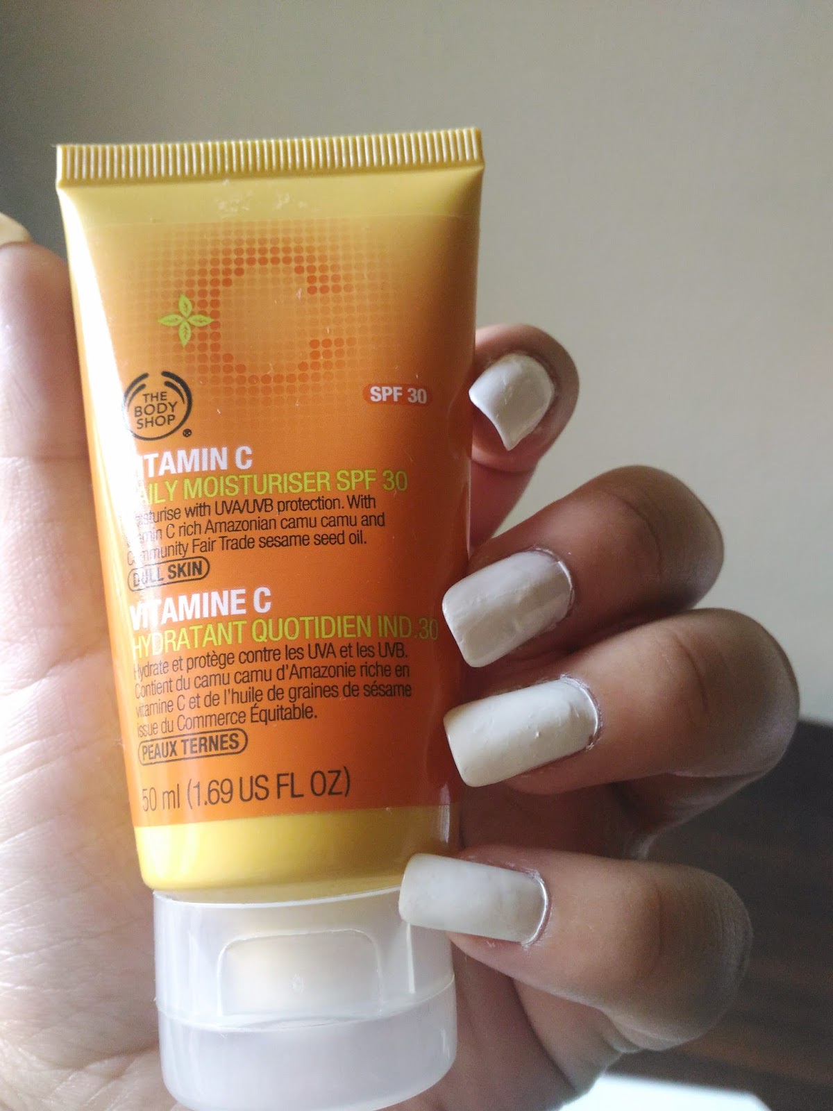 THE BODY SHOPVITAMIN C DAILY MOISTURIZER spf 30 REVIEW