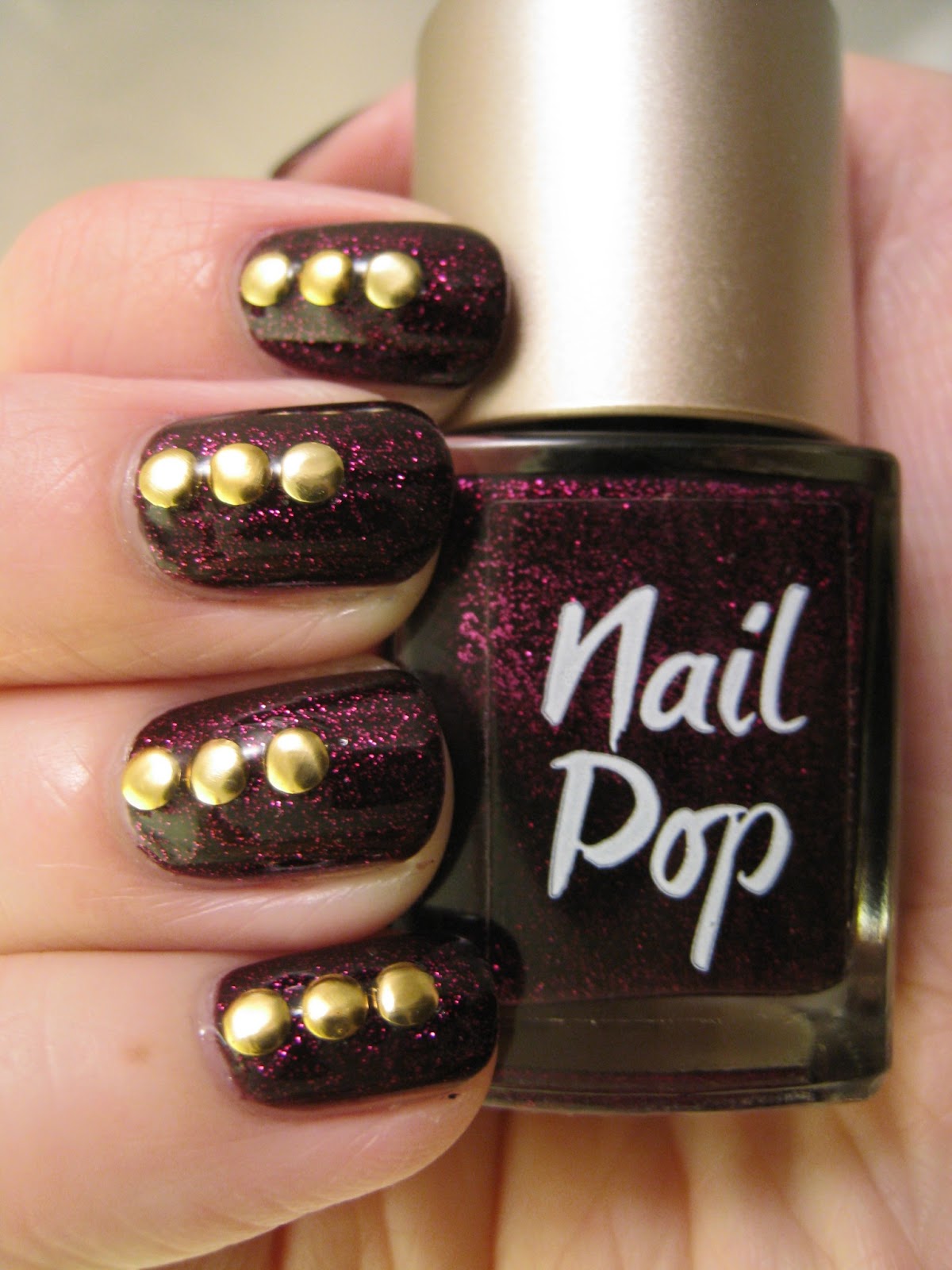 Naily perfect Nail Pop Glam Rock topped with gold studs