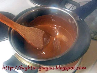 Γλάσο σοκολάτας (Ganache) βασική συνταγή - από «Τα φαγητά της γιαγιάς»