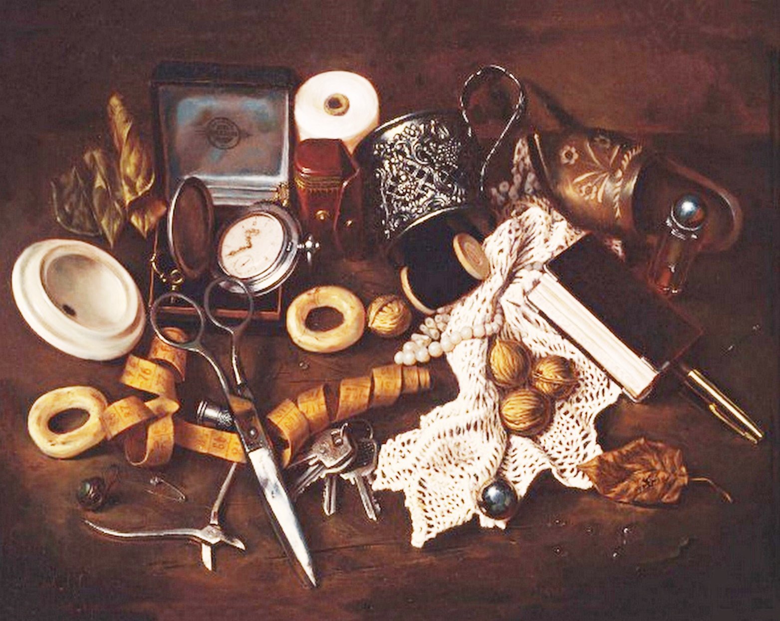 Девушка с бутылкой шампанского. Швейный натюрморт. Композиция из предметов. Разбросанные вещи. Ценные вещи.