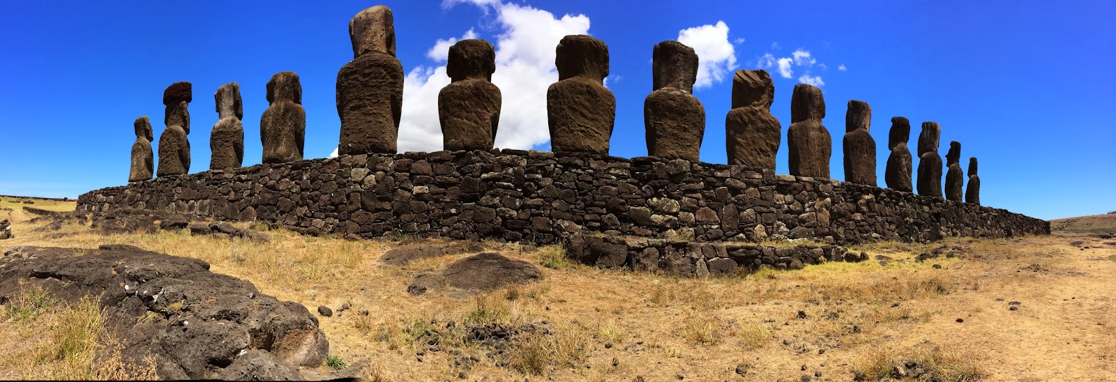VESE PRUCILES VIAJE A AHU TONGARIKI Y VOLCAN TEREVAKA(ISLA DE PASCUA)
