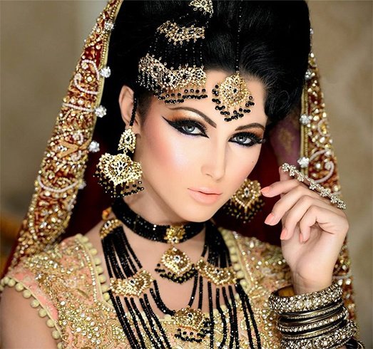 Arabic Bridal Makeup Hairstyles Tutorial Step by Step Arabic Bridal Makeup Hairstyles Tutorial Step by Step
