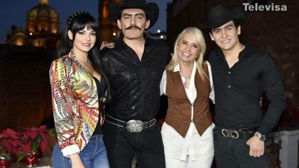 Galería Carla Estrada Presenta Elenco de La Serie 'En La Vida De