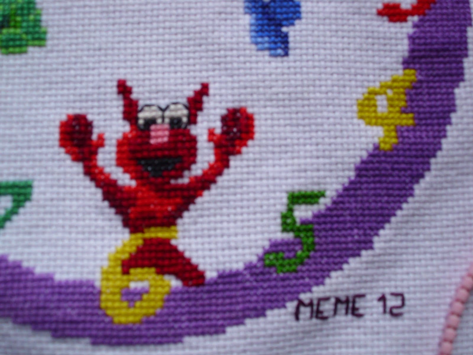 MEMEKAN: RELOJ PARA LA HABITACIÓN DEL BEBE