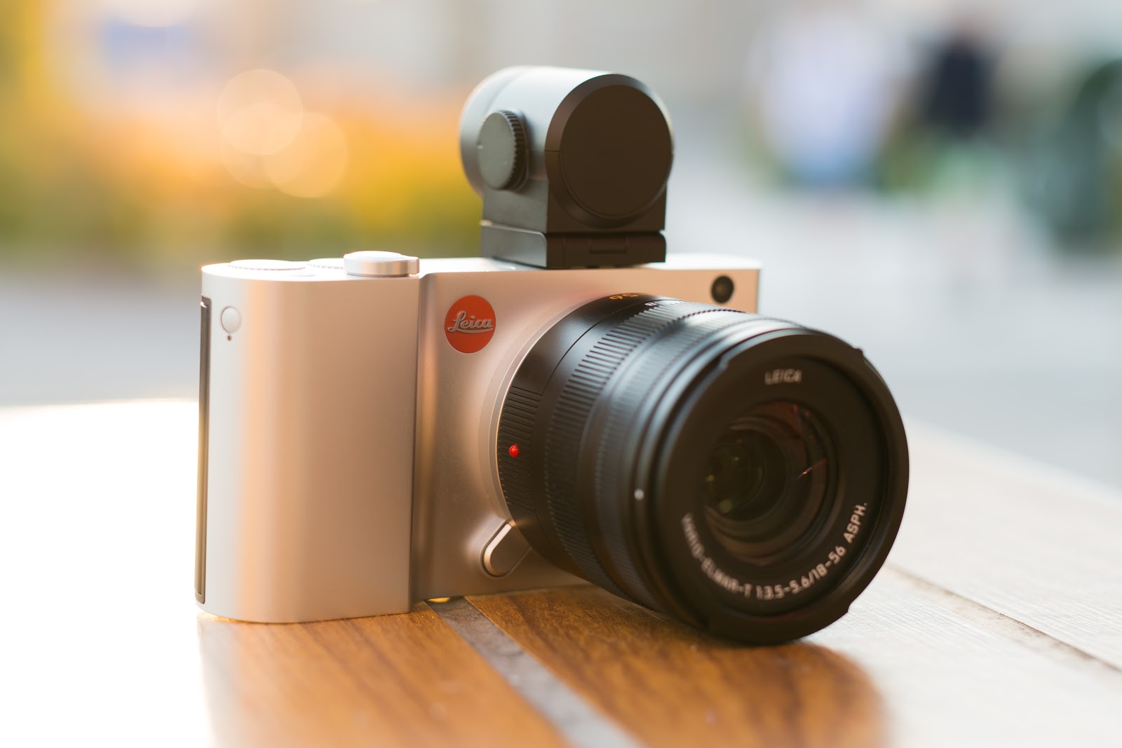 hobby Commandant Krachtcel Leica T (Typ 701) - Hands-on Review | Henry's Note