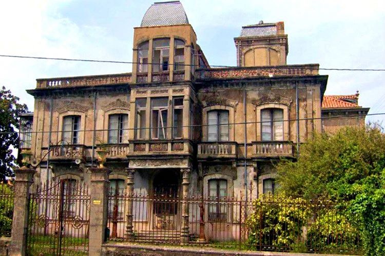 Rumeli köyündeki perili köşk, Yusuf Ziya Paşa tarafından 1910 yılında yaptırılmıştır.