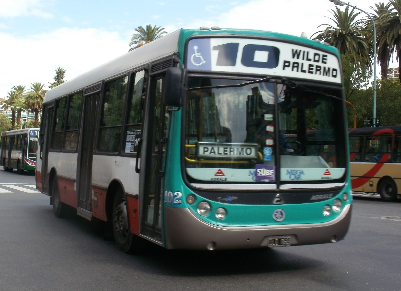 The Bondis Los buses de tu país Línea 10