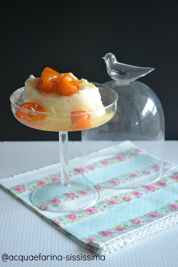 acqua e farinasississima panna cotta con kumquat canditi
