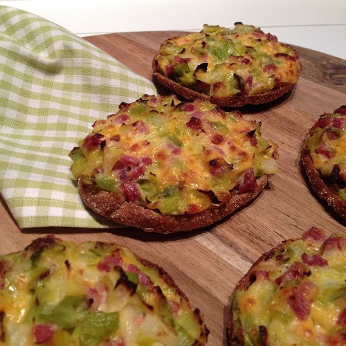 Greenway36: überbackene Lauch-Schinken-Käse-Brötchen