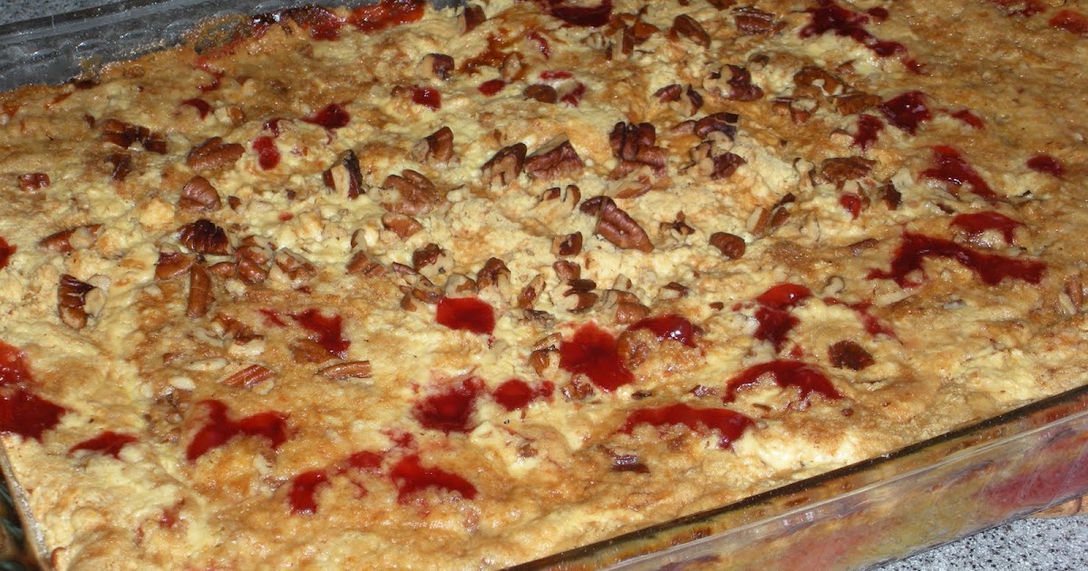 NOT A REAL HOUSEWIFE: Cherry Pineapple Dump Cake